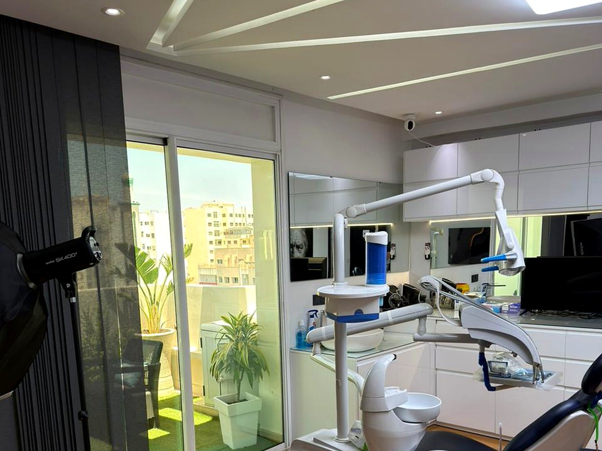 Salle de soins lumineuse du Studio Smile à Tanger